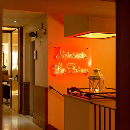 Grand Europa & Restaurant Hotell 3*