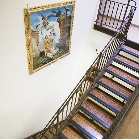 Grand Europa & Restaurant Naples