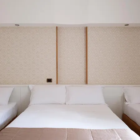 Grand Europa & Restaurant 3* Naples