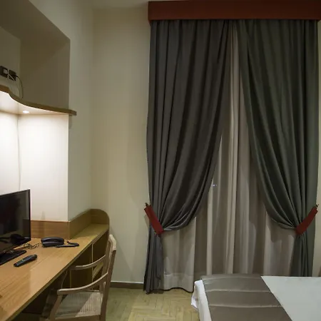 Grand Europa & Restaurant Neapol