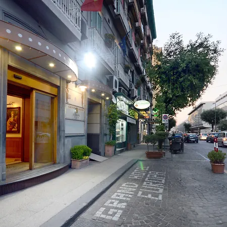 Grand Europa & Restaurant Hotel Neapol