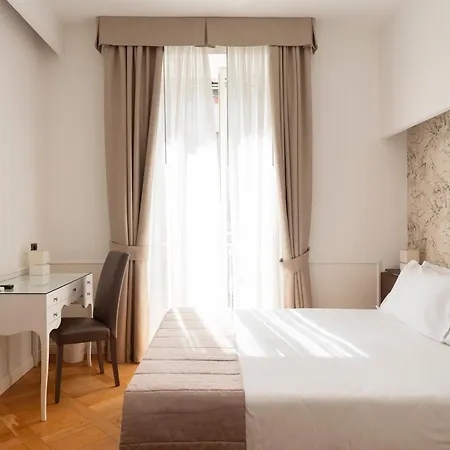 Grand Europa & Restaurant מלון 3*